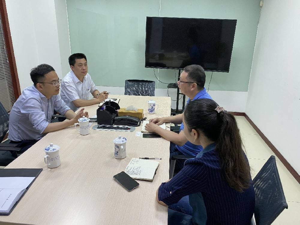 无锡市工信局领导来米兰网web站-米兰MinLan(中国)科技开展“三联三解”活动